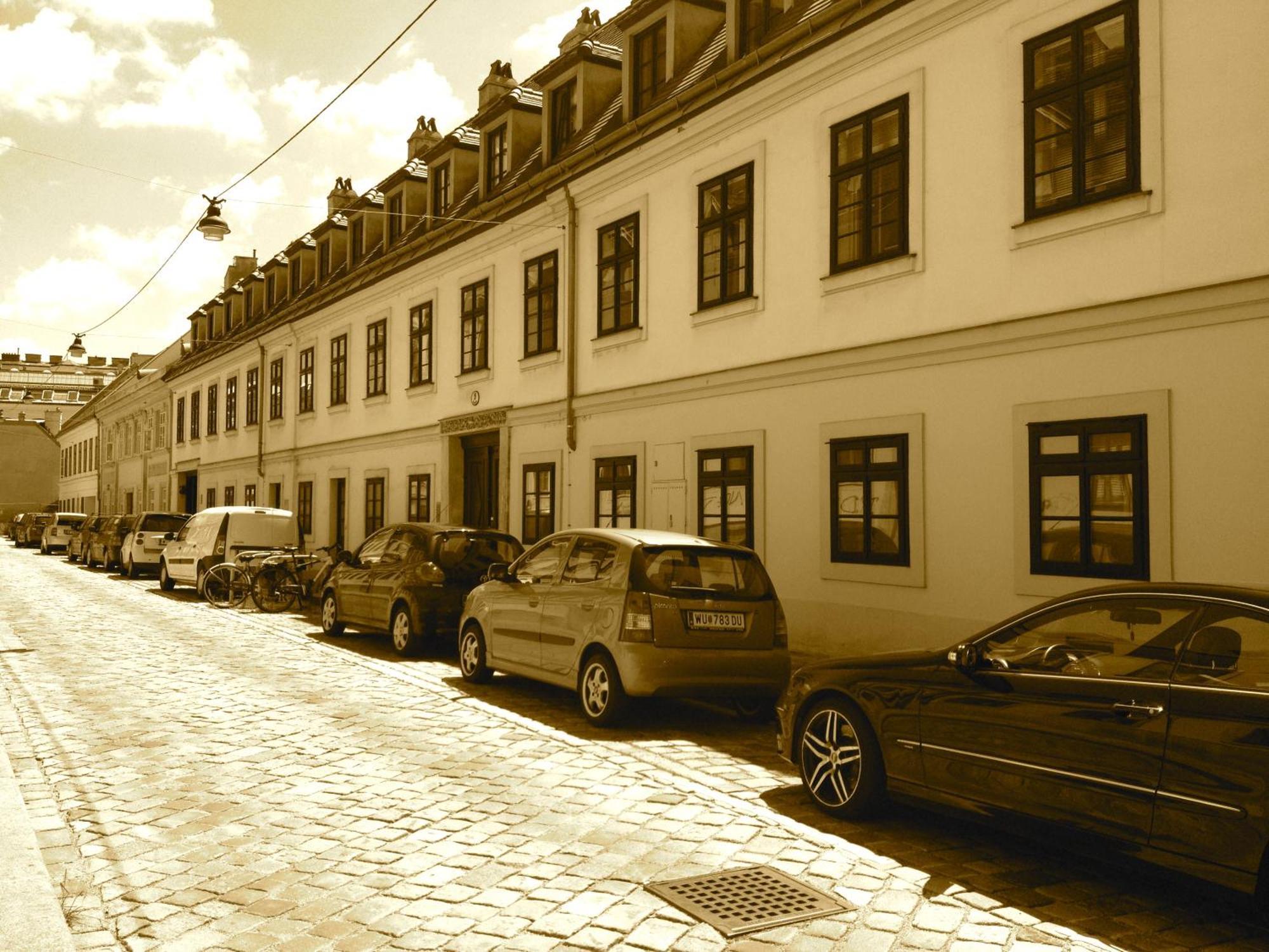 Hoheschule Apartment Kapriole Виена Екстериор снимка